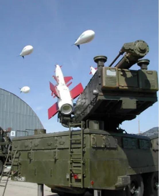 历史是惊人的相似，当年是希特勒逼犹太人四处逃命，现在是犹太人自己四处保命。 