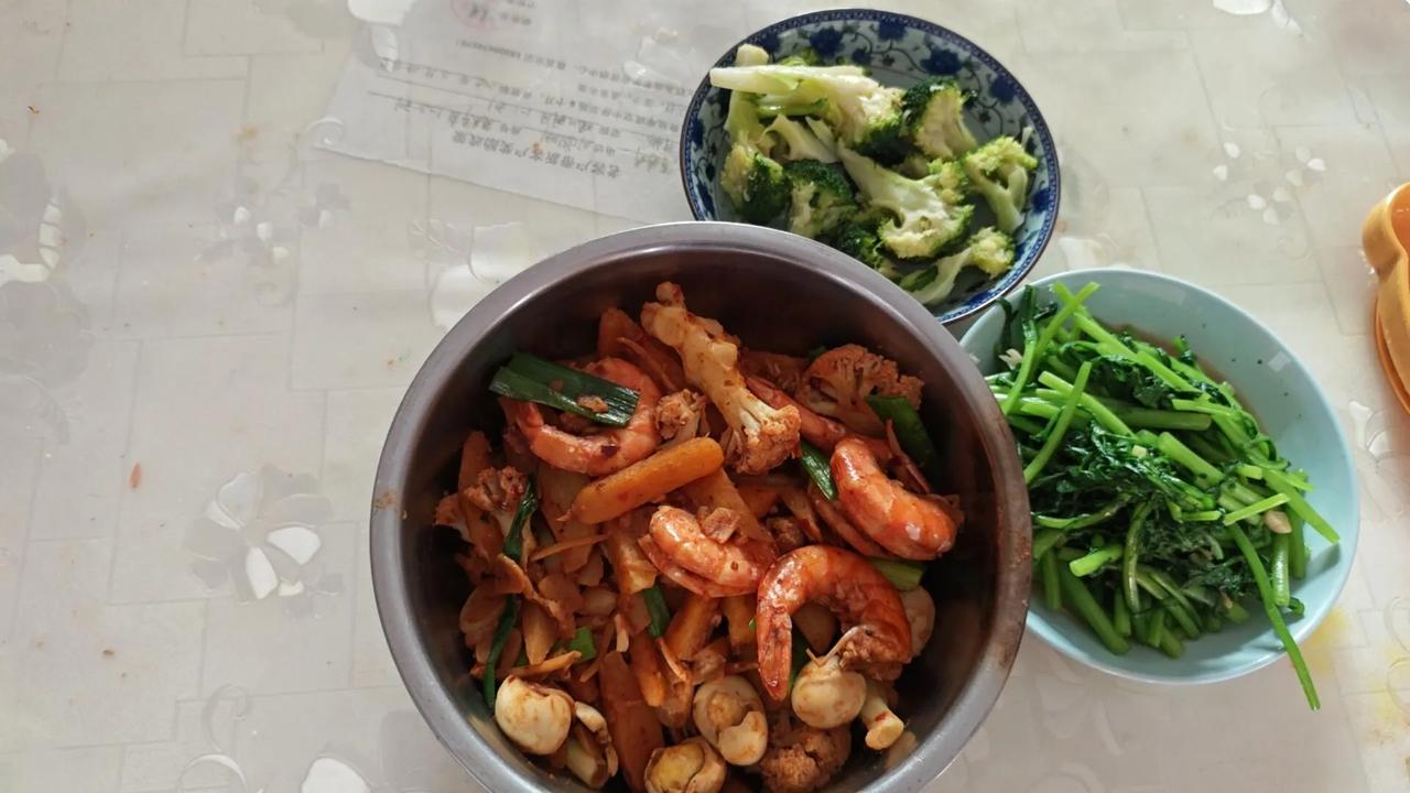 为什么网上都说自己做饭比外卖贵？我买500块的牛肉一次卤5斤吃一周，一周两次红