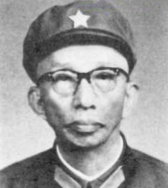 1955年，开国少将李迎希，因为误会，授衔时评低了一级，他对此十分不满，就写信给