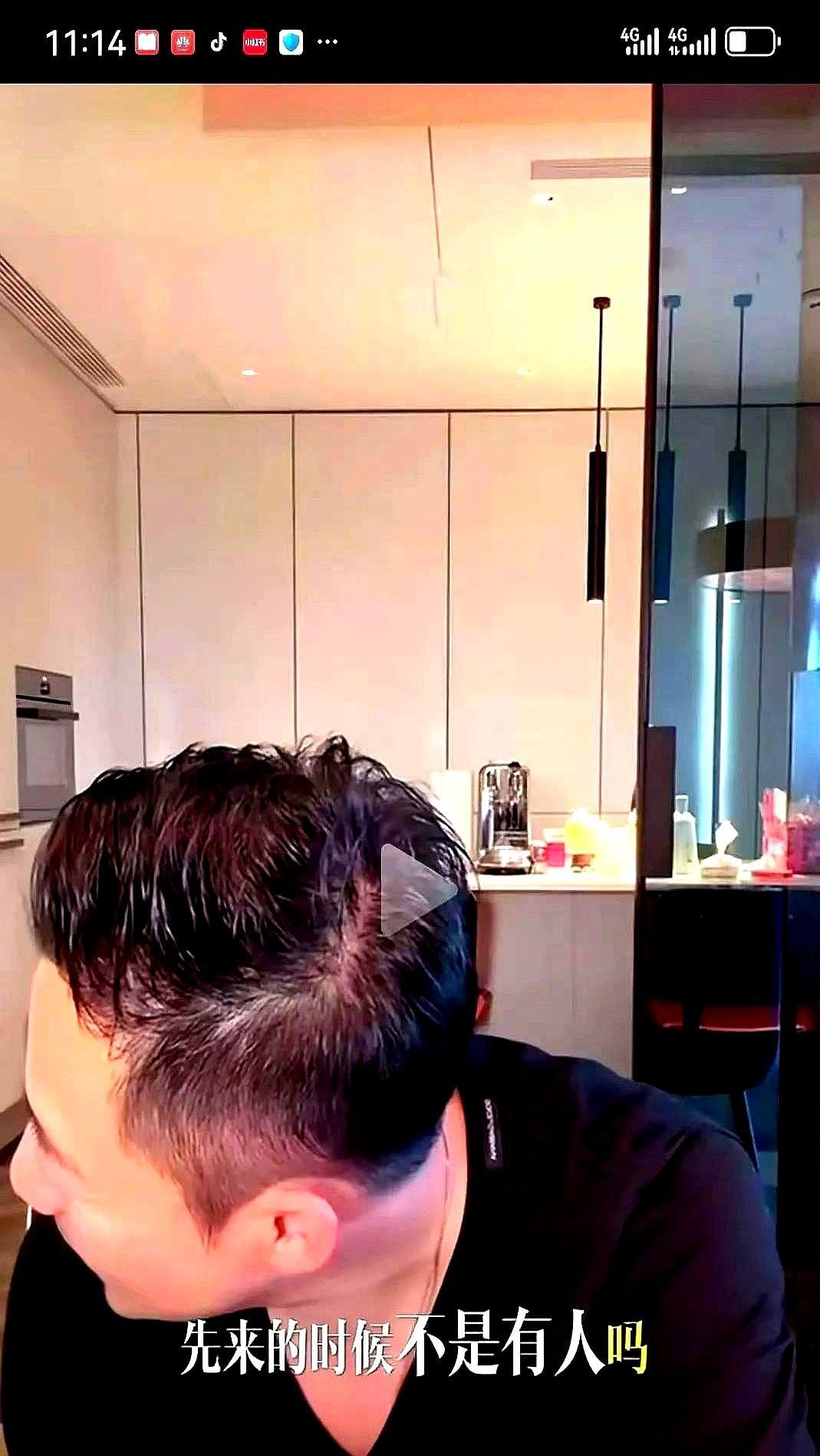 马筱梅，太真实了！在直播中，马筱梅为了卖粽子，连着吃了6个粽子，吃完，汪小菲问
