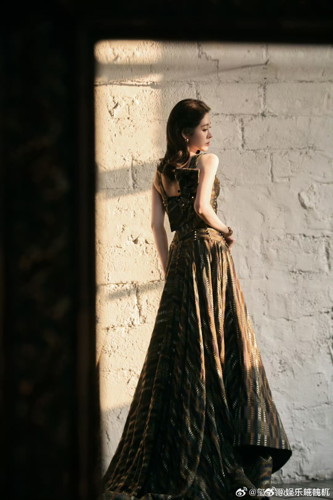 张碧晨美甲和嘴巴一个颜色被张碧晨的美甲细节圈粉了！和唇色保持统一不仅显白，更让