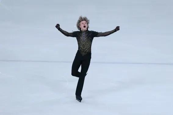 美国最为看重的花样滑冰团体赛中美国对战胜了日本队，让美国欣喜若狂。据美媒报道