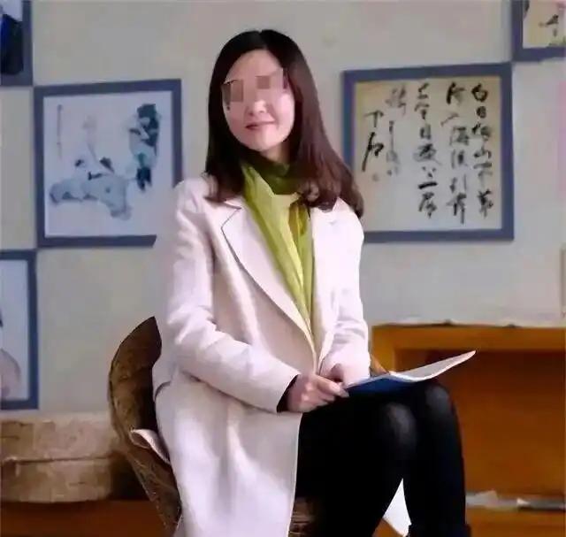 看了令人痛心（转）（转者注：在魏亚蕊的教案里，有一行被划掉的字：“教育是帮人