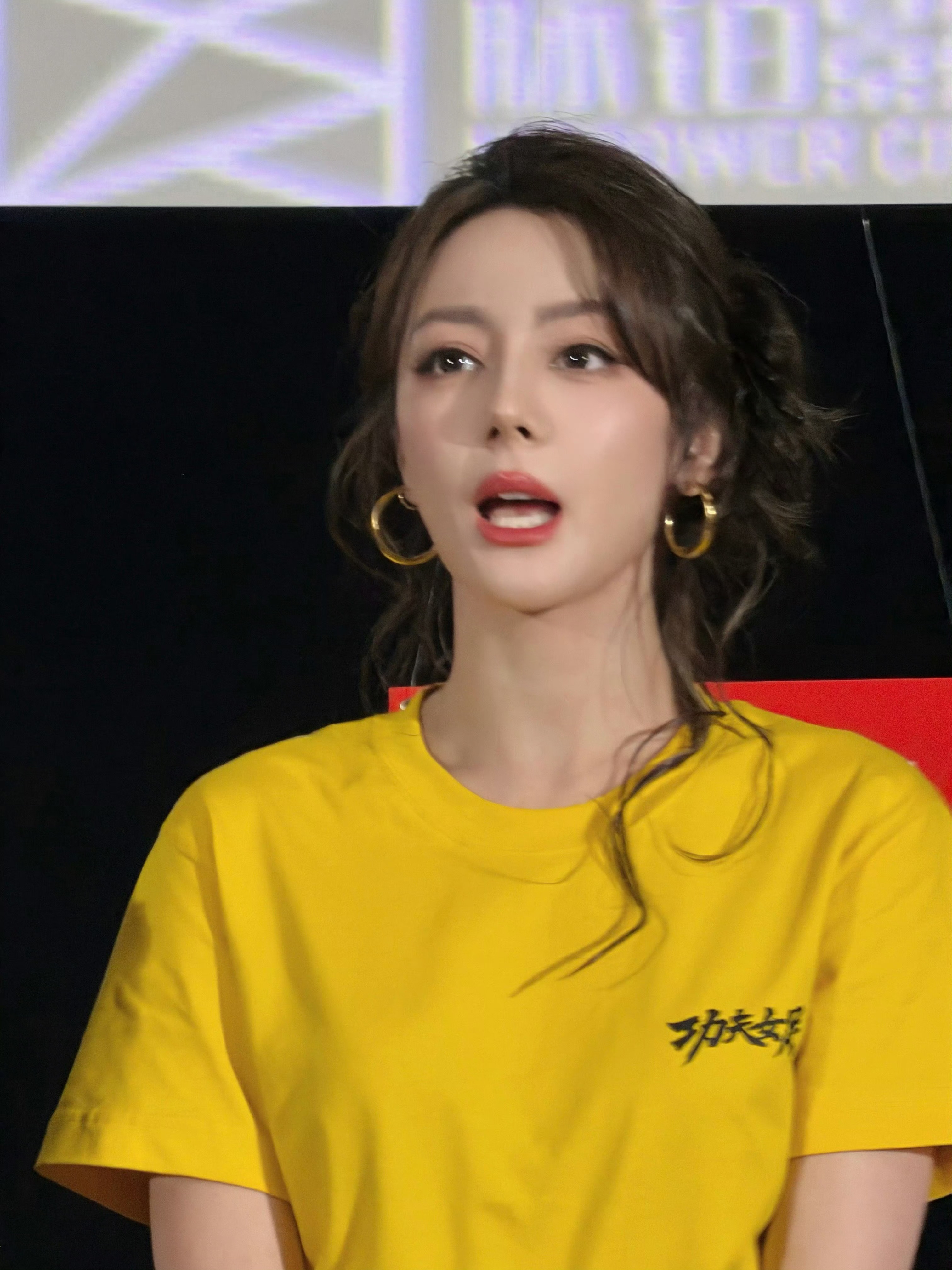 迪丽热巴简简单单的造型就能美我一大跳