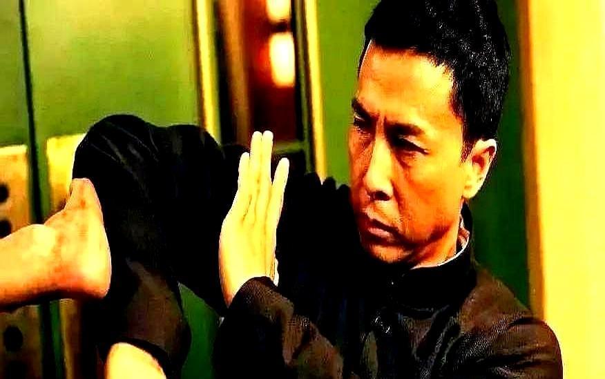 放弃1个亿的李连杰，制片方转头塞给甄子丹300万，这个决定，后来被证明价值数十亿