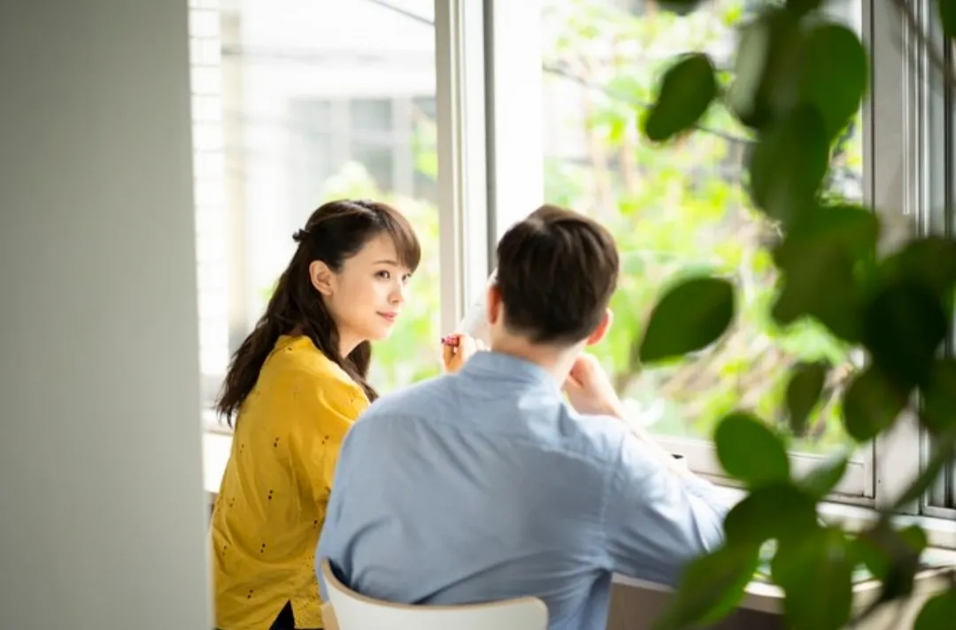 我快生了婆婆闹离婚不伺候月子, 公公无奈顶上, 从此我待他如亲爸