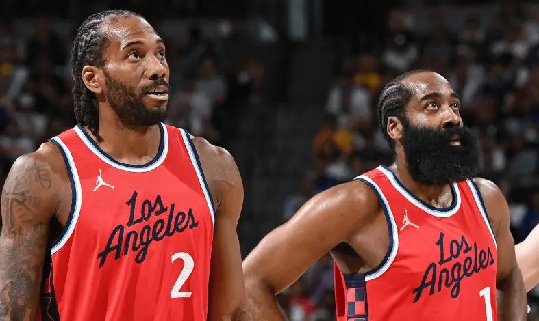 今年是快船主场的全明星，再怎么说哈登和小卡也要弄进去当替补的，不然新建球场就为了