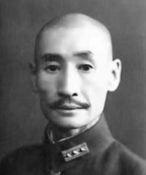 1932年2月，马占山宣布向日本投降，顿时国内上下一片哗然，讨伐声不绝于耳，然而