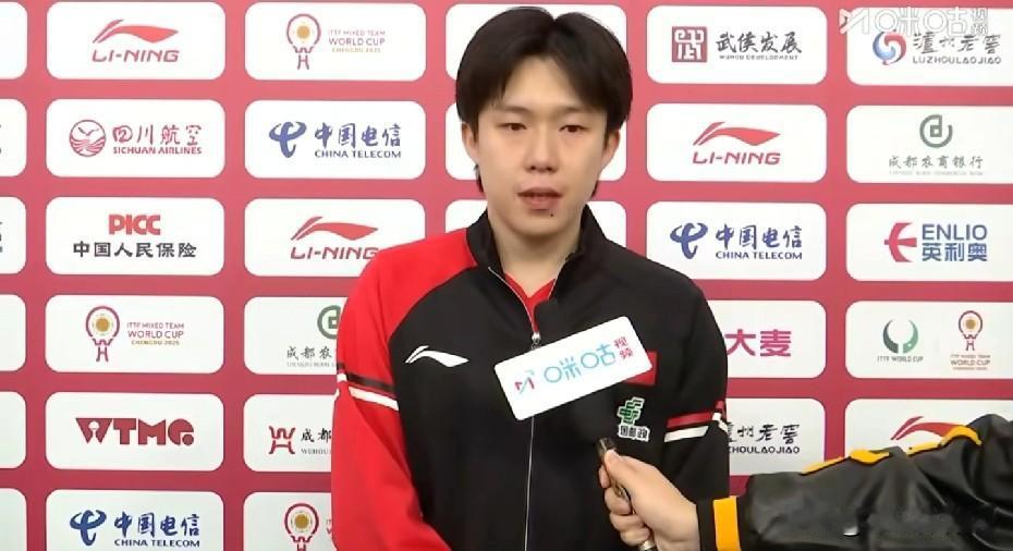 中国队8-2法国队豪取六连胜！赛后采访王楚钦却这样评价对手，格局真大！记者：