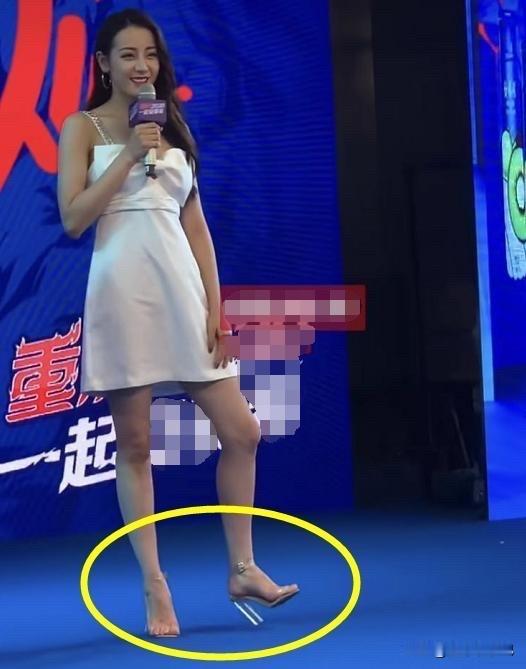 穿高跟鞋累了，应该怎么缓解才优雅[捂脸哭]