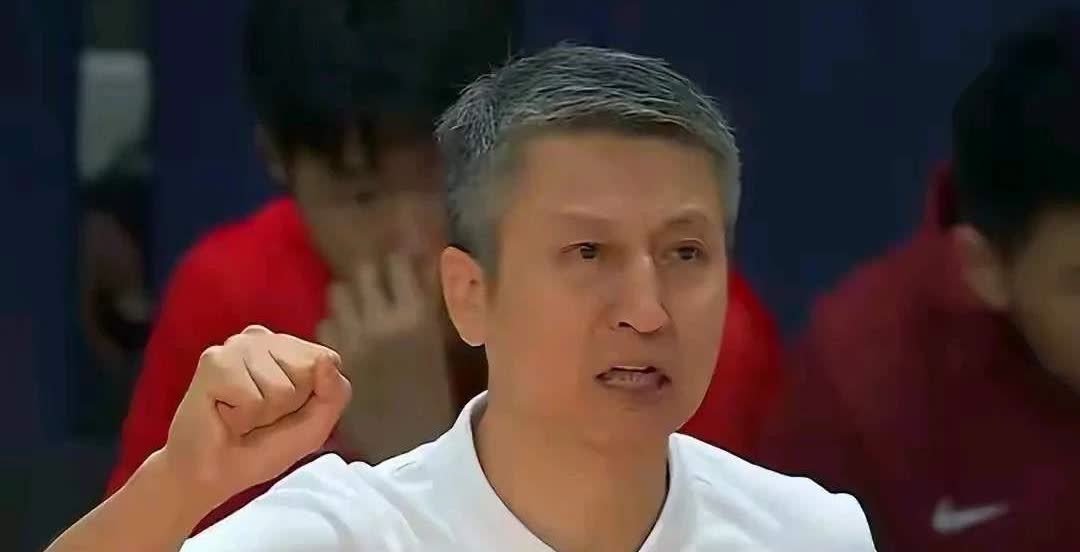 你知道中国男篮主帅郭士强年薪多少吗？郭指导的年薪基本构成是这样的：体育局工资