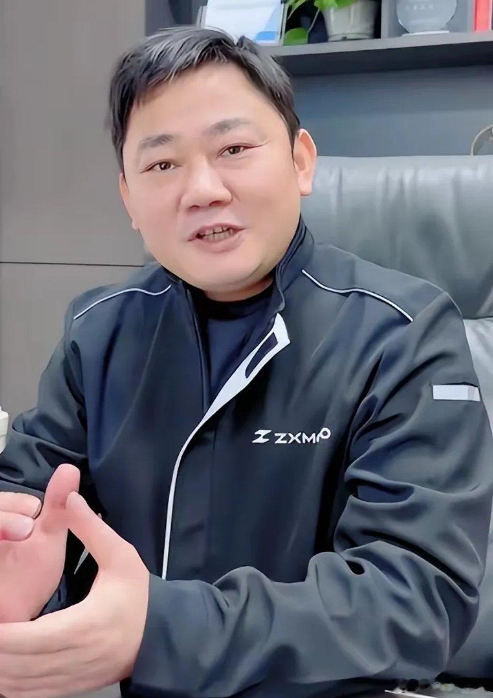 张雪直播售后，一个女顾客激动的说，我要夸一下西安高新店的服务，张雪说，不能夸，只