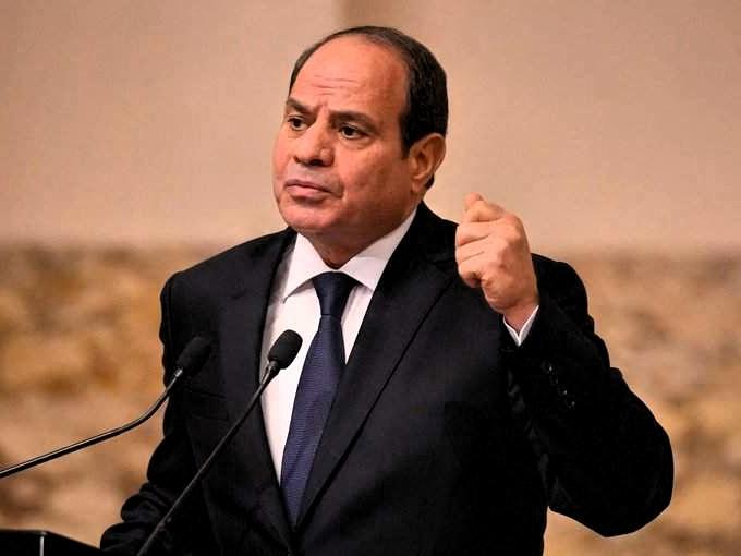 埃及总统塞西，对着全世界，给特朗普发了条信息。“求你了，总统先生，除了你，没人