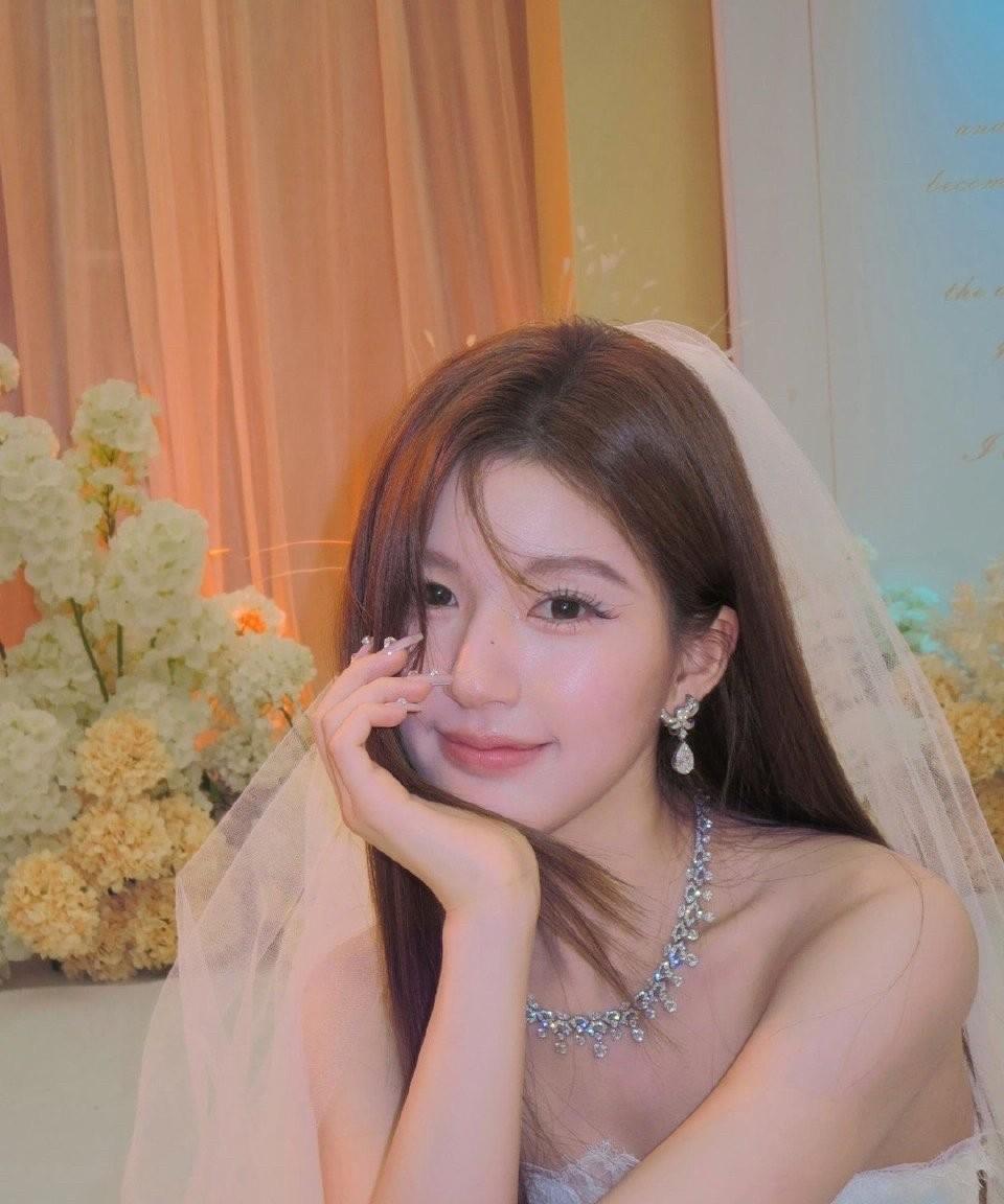 赵露思要凉了结果看了耀眼，我发现她凉不了一点，她演的许妍假千金，真的让我爱了。