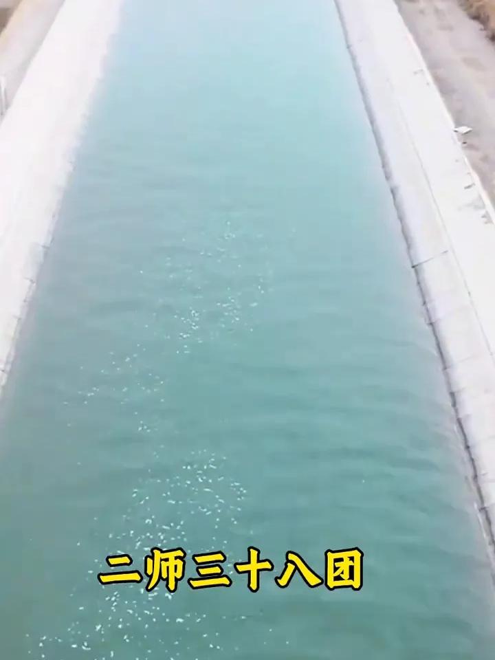 凿穿了，终于凿穿了，这是伟大的改变。这条全长2.84公里的输水隧道，硬生生在