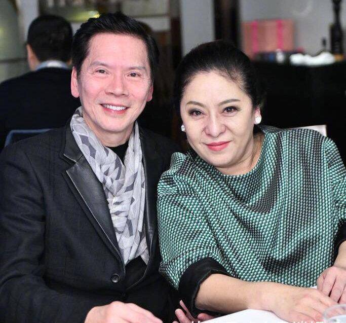 在采访中，向华强对鲁豫说直言:“我讨厌我的母亲，她太懦弱了！我以后坚决不娶我妈这