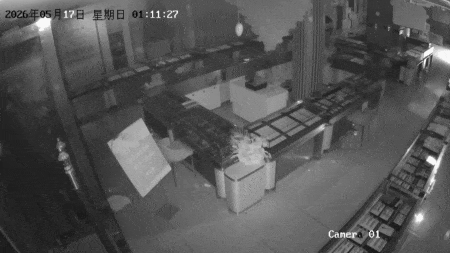 日常商铺盗窃案件中，小偷大多以撬锁、破窗的方式入室作案，但厦门近期出现了一起手法
