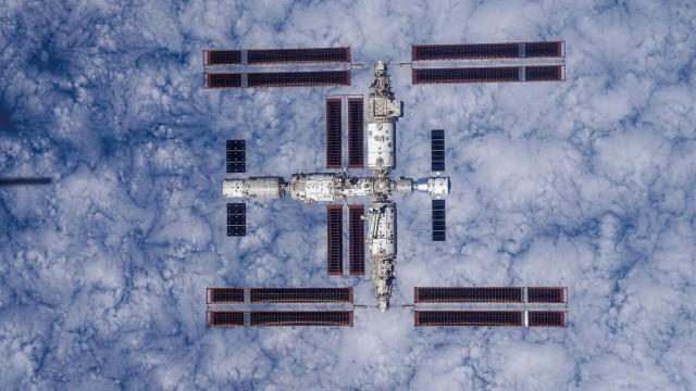 技不如人？为啥中国空间站只能上3个人，而国际空间站却能达到十几人？关于“国际空