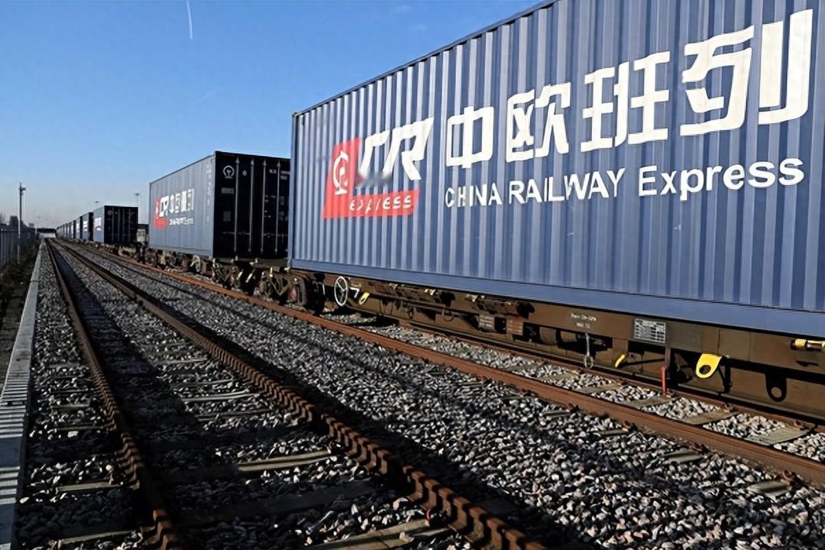 继白俄罗斯之后，又有一国站出来，中欧班列从我这过，运量翻倍 波兰这几天，脸色