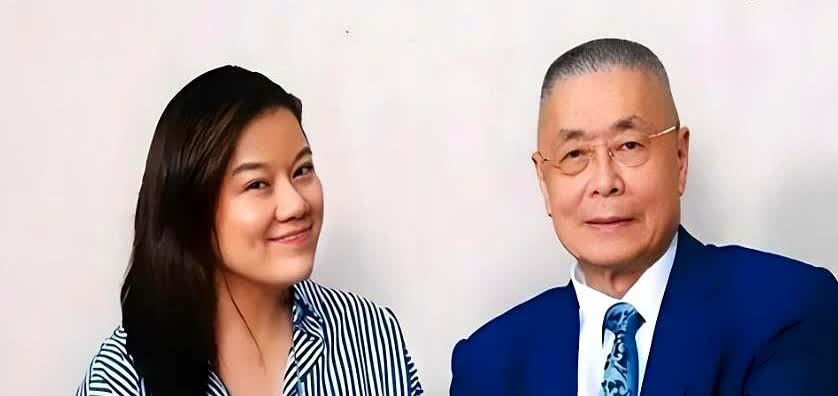 84岁钢琴大师刘诗昆再获一子，妻子孙颖怀孕之初内心不安，最终决定留下孩子。