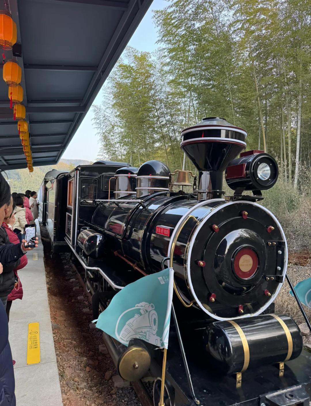 江苏无锡游，宜兴窑湖小镇打卡攻略！宜兴窑湖小镇美景和美食推荐：1、云上小火