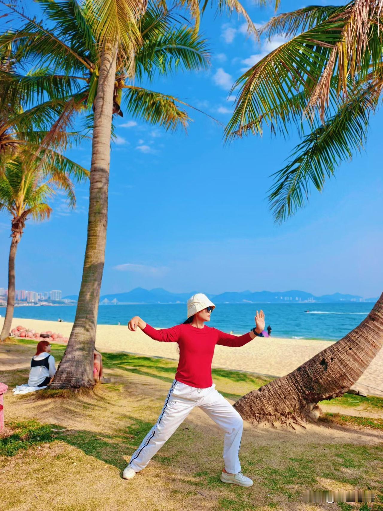 一位三甲医院医生说：“健康其实特别简单，只需要管住自己两件事情就行，一是饮食规律