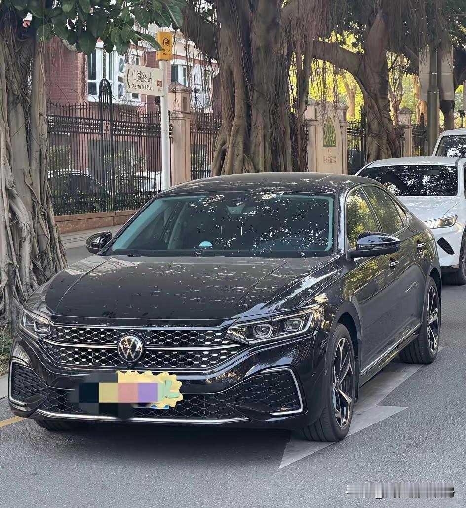 35岁同事月薪8000买帕萨特却从不开，背后原因太扎心我真的越来越看不懂我