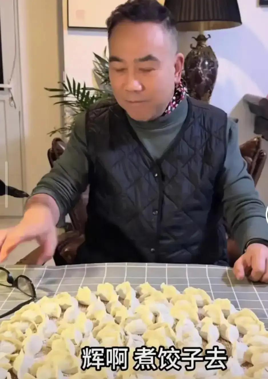 别猜了，杨议三次“敲打”郭德纲，根本不是说相声。那是给你我看的短视频剧本。