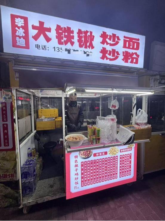 上人民日报了！天津一女孩上大学，跟爸爸抱怨：学校的饭没有家的味道，本是随口一说，