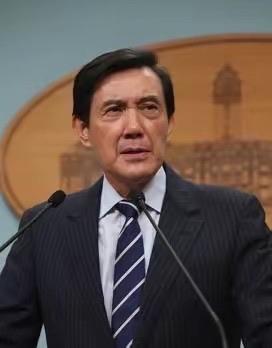 马英九口口声声拥护统一，但自台独分子李登辉下台后，前有‌连战‌，后有‌吴伯雄‌、