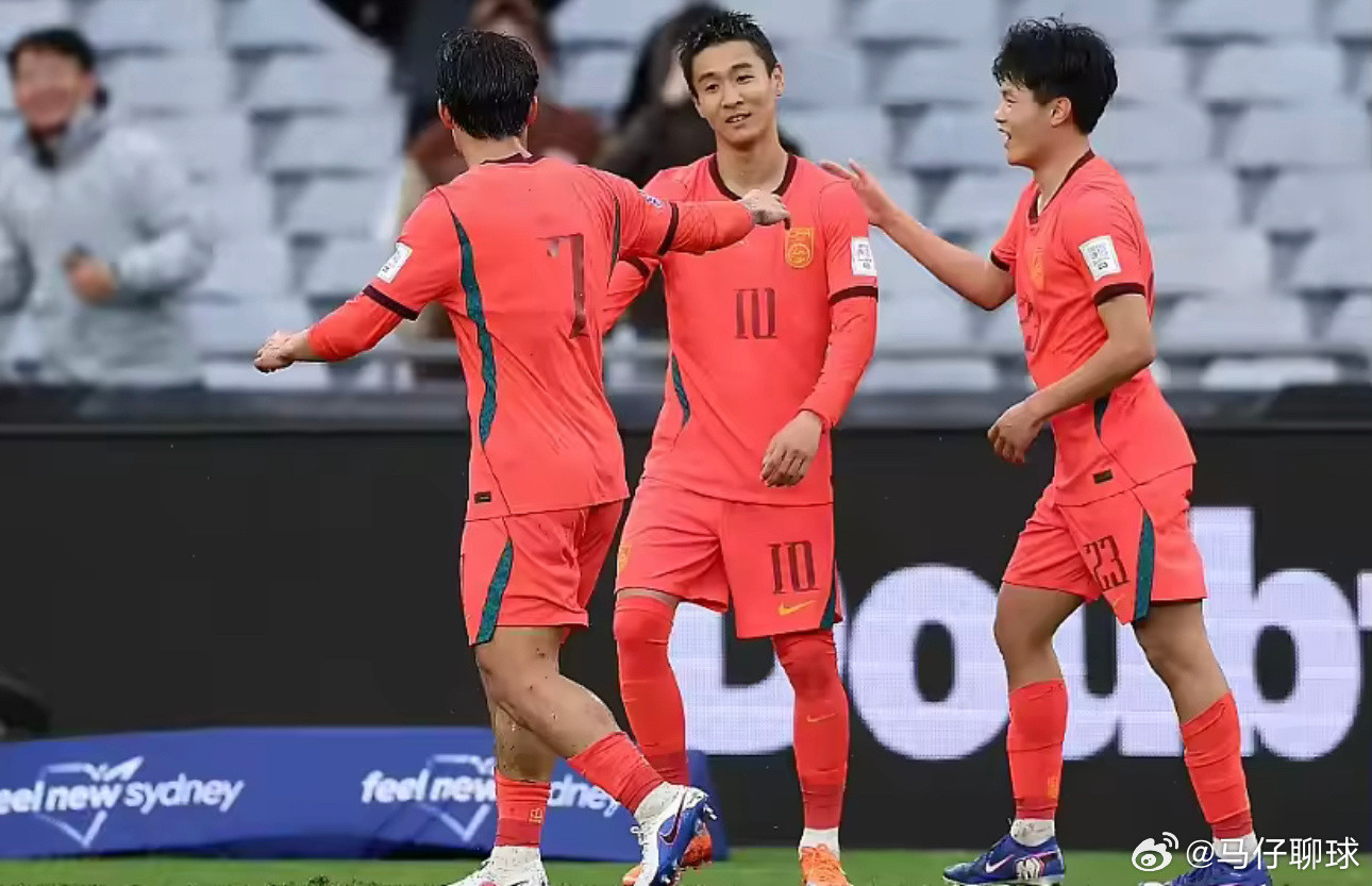 3月27日讯凭借着韦世豪和张玉宁的进球，国足在国际友谊赛2-0击败库拉索，邵佳