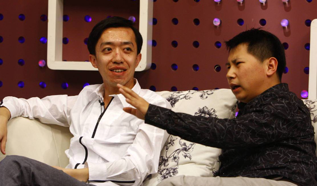 有一次，李菁参加访谈节目，被问及为何离开德云社，他无奈地说：八个月就给排两次演出