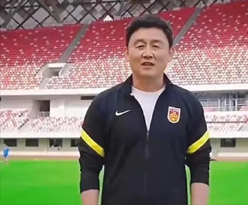 6月8日，无证教练董路直接喊话孙继海："不服气来踢一场，你们球员的费用我也全包了