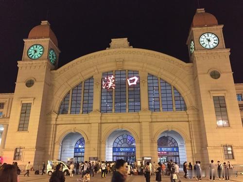 家长投诉武汉协和医院主院区新生儿科F14过度医疗、管理混乱，烦请相关部门关注