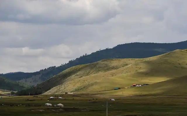 现在看来，不让蒙古国借道是对的！蒙现在很痛苦很难受，因为没有陆路和出海口。它想过