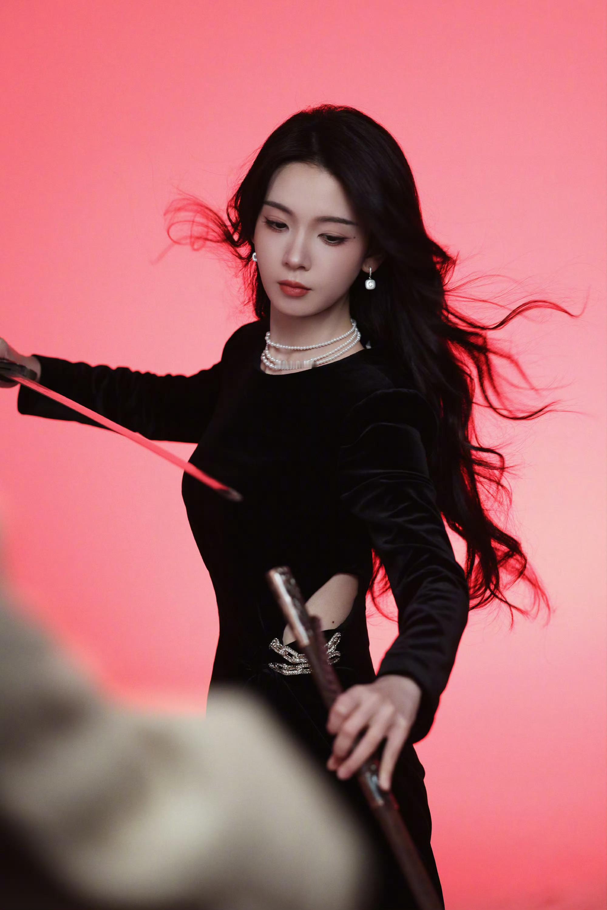 眼镜瑶🙌御姐风[捂眼睛]陈瑶[捂眼睛]瑶妹，您拨打的电话正在通话中[打cal