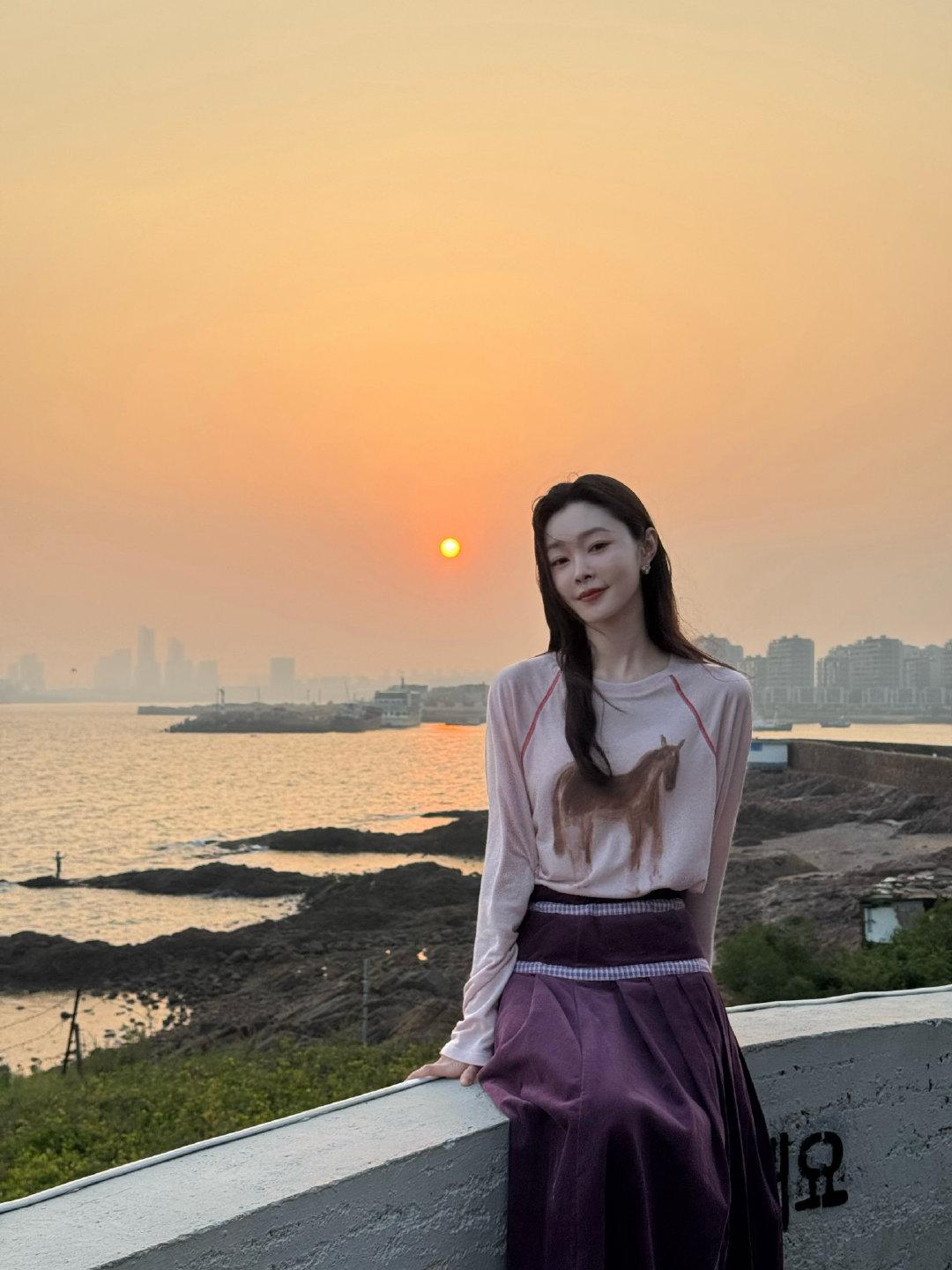 想和车车一起海边散步[害羞]宋轶娱乐