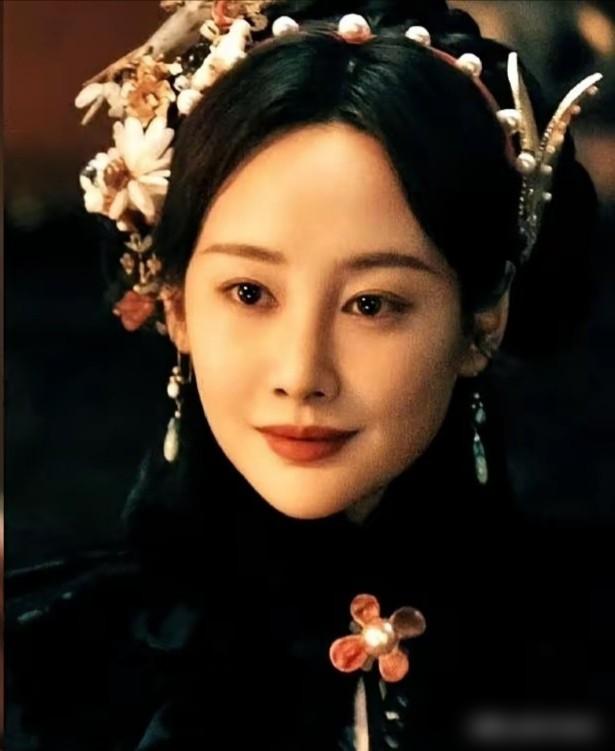 2013年冬天，是李纯最惨的日子：​解约后父母卖房替她赔200万，整整两年没