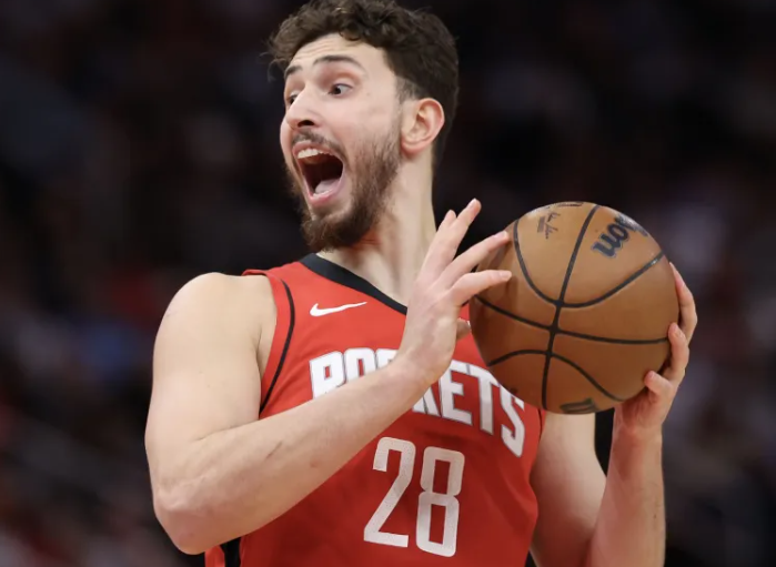 火箭112-106力克雷霆。赛后，火箭主帅乌度卡接受媒体采访时谈到了本队中锋申京