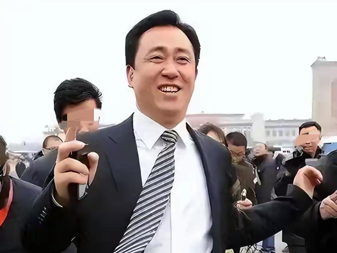 我问学法律的同学，许家印被判了，老百姓的房贷是不是不用还了，她白了我一眼说你想