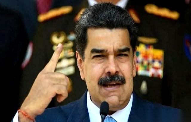 前一秒还是个总统，下一秒就成了纽约布鲁克林拘留中心的普通囚犯，编号78550。