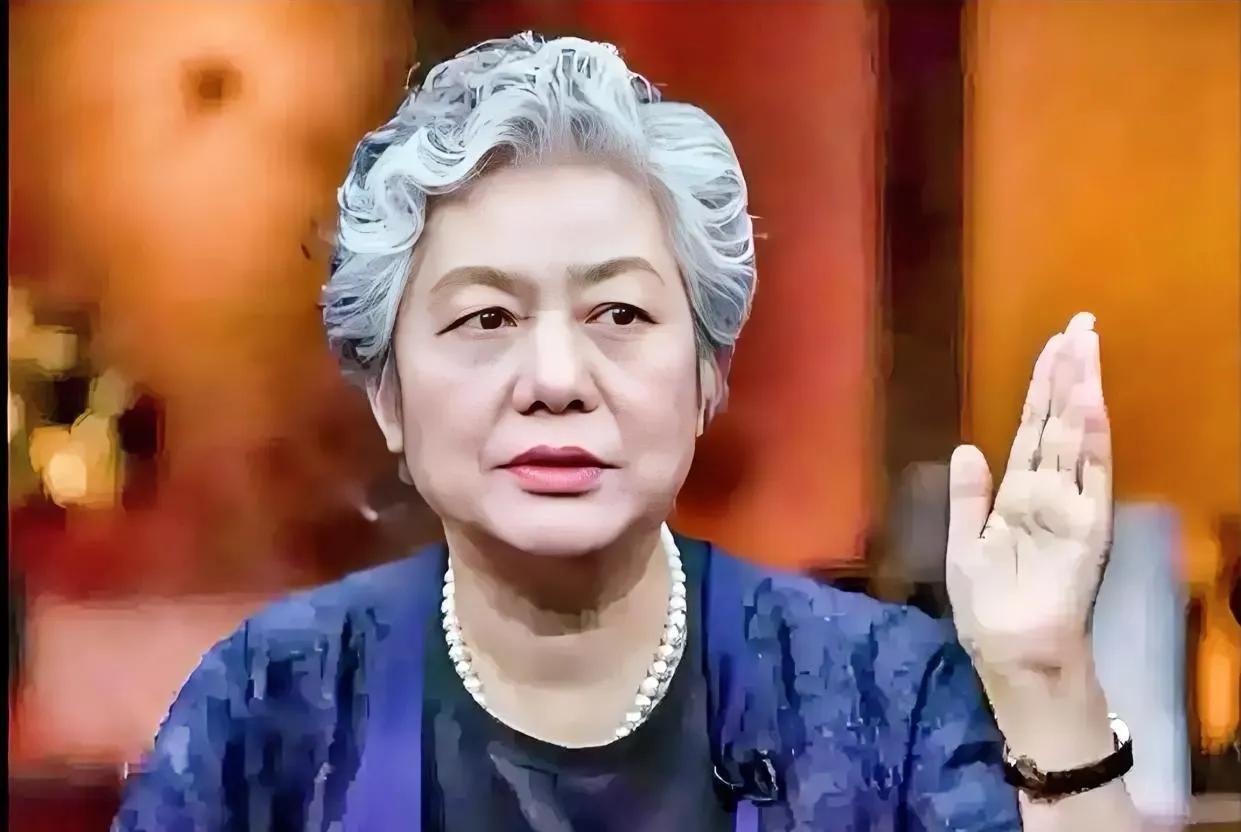 李玫瑾教授说：“毁掉孩子一生的不是游戏，也不是贪玩，而是父母的语言暴力。很多时候