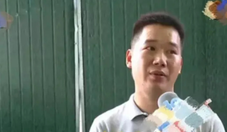 2020年，杭州一男子买了一辆大众迈腾，开了三年，但他三岁的儿子一坐进车里，就不