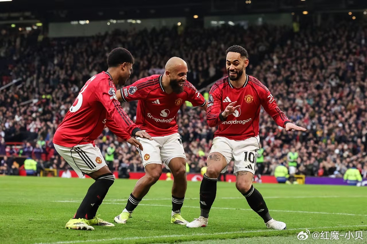 仅单线作战的曼联持续抢分，主场3比1力克欧冠席位竞争对手维拉。若赛季初输英乙队后