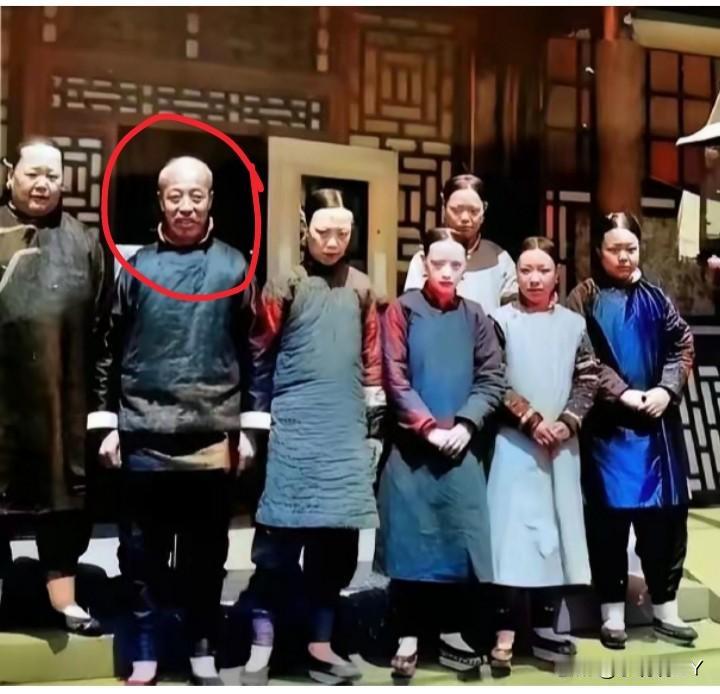 这才是晚清地主老财的真实貌相，并非演员所扮，而是货真价实的真品，这是晚清时期河北