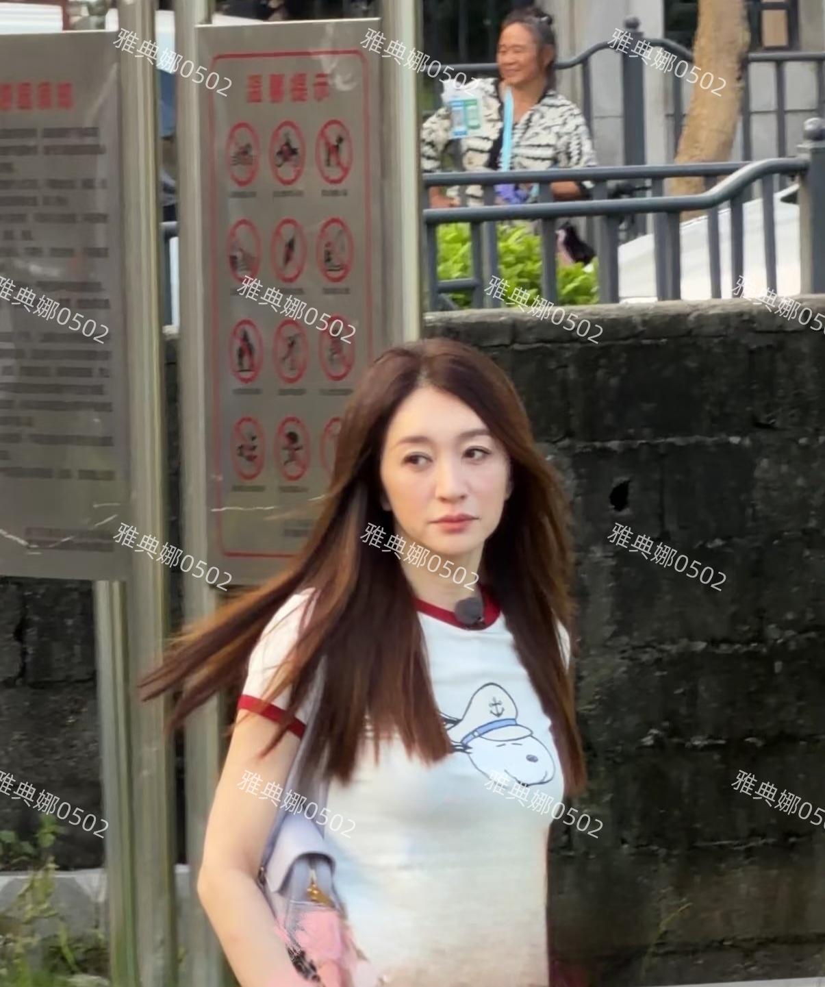 李小冉没有路人缘真不是综艺剪辑的问题，她录节目时的状态就不太好，她貌似不会表情