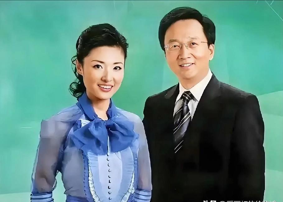 周涛这事儿，说白了，女人图什么？不就图个知冷知热，半夜回家有盏灯亮着吗。