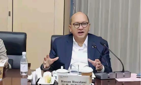 印尼还想继续诱骗中资？印尼高官又组团来求援了，如果这次还往里跳，那就是不长记性！