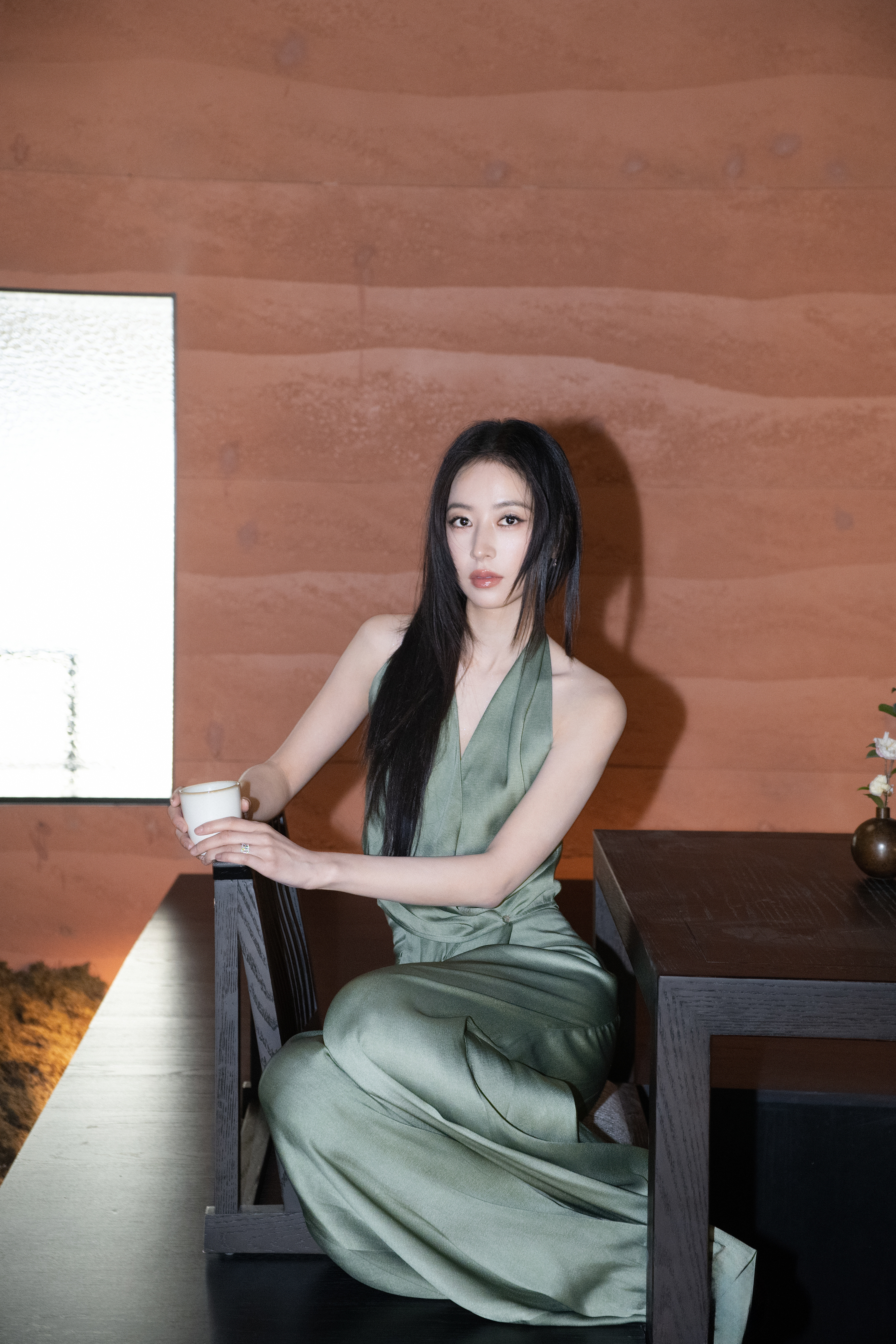 周雨彤x最新物料营业照