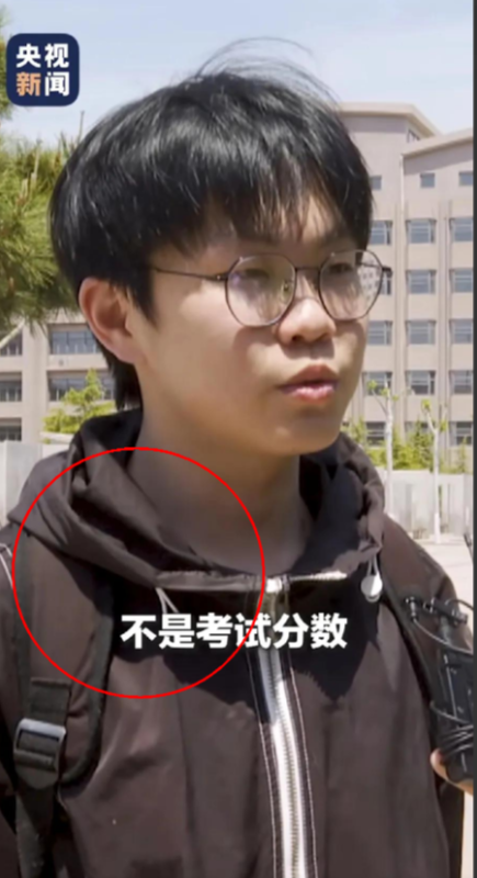 做梦都想不到，一个职教学生的采访能火成这样。姜昭鹏补考完语文，对着央视镜头说了